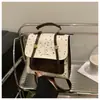 Bolsa Feminina Coelho 2024 Nova para o Trabalho Nicho Estilo Universitário Simples Retrô Versátil Moderna Casual Mochila Preguiçosa