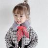 Bufanda infantil de moda Joker de otoño e invierno para bebés niños y niñas con costuras de lunares, cálida, de felpa, bufanda pequeña al por mayor
