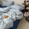 Juego de cuatro piezas de ropa de cama de algodón acolchado estilo japonés a rayas, grado A para maternidad, sábana y funda de edredón, juego de tres piezas para dormitorio de estudiante