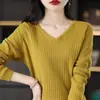 26 Novo Estilo Primavera e Outono Suéter de Algodão Canelado com Decote V Feminino Slim Fit Camisa Base Tricotada Atacado e Dropshipping