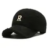 Gorra de Béisbol de Terciopelo de Oso Personalizada por el Fabricante Cálida y de Moda para Otoño e Invierno Visera y Protección Solar Gorra de Pico de Lana de Cordero