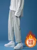 Pantalones deportivos de color sólido para otoño e invierno para hombre, modernos, holgados, de pierna recta, forrados de felpa, deportivos, casuales, recortados, versátiles y cálidos, de color sólido