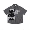 Camisa de Manga Corta a Cuadros Patchwork con Estampado de Personajes Europeos y Americanos para Hombres y Mujeres, Tendencia de Verano Estilo Callejero Holgada para Parejas Camisa Casual