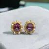 Brincos de Alexandrita Têm um Forte Efeito de Mudança de Cor Vermelho-Verde, Parecendo Verdes a Verde-Azulado na Luz do Sol