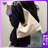 Otoño e invierno 2023 Nuevo bolso pequeño versátil de lujo ligero para mujer, bolso de hombro bandolera de gran capacidad versátil y a la moda 7731