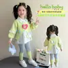 Conjunto de dos piezas de leggings para niña estilo coreano con diseño de corazón, nueva moda 2026 para niñas pequeñas, conjunto elegante de dos piezas