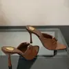 Sandálias Femininas com Fivela de Metal Plissada, Bico Fino e Abertas, Salto Agulha Sexy, Novidade Verão 2026, Saltos Agulha