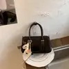 Bolso Nuevo Estilo Primavera 2026 Transfronterizo para Mujer, Bolso Cruzado de Hombro Lindo Estilo Retro Mori, Bolso Casual para el Trabajo y los Viajes Diarios