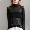 Camiseta base de malla negra modelo 2026 para mujer, camiseta de manga larga de cuello alto para otoño, top fino ajustado con bordes rizados