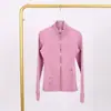 Jaqueta LULU DF com gola alta, zíperes duplos dourados e logo, em estoque para entrega imediata, adequada para esportes, fitness e moda