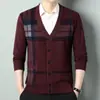 Fornecimento exclusivo transfronteiriço de novos suéteres de moda masculina outono e inverno, cardigans de tricô casuais folgados estilosos com decote em V atacado
