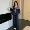 Conjunto de Maternidad de Moda Otoño 2025: Chal Rayado Grande Nuevo + Sudadera Holgada + Pantalones de Pierna Ancha