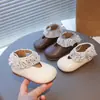 Zapatos de cuero estilo coreano para niñas 2026 primavera y otoño nueva moda zapatos de abuela simples zapatos para niñas zapatos de princesa para niños con suelas blandas