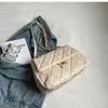 Bolso Pequeño 2022 Otoño e Invierno Nuevo Bolso de Mujer Acolchado con Cadena Bolso Cruzado de un Solo Hombro Bolso Cuadrado Pequeño Bolso de Cadena Acolchado