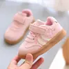 Sapatos estilo alemão para meninas 2026 Estilo Primavera/Outono Tênis casuais de cano baixo para crianças Antiderrapante Leve Para bebês e crianças pequenas Sapatos para caminhar e esportes para meninas