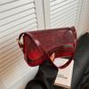 Comercio exterior este año popular bolso pequeño cuadrado estampado de serpiente para mujer 2025 nuevo verano moda personalidad bolso de axila bolso cruzado retro