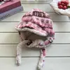 Nuevo Gorro de Felpa Gruesa Estilo Fair Isle tipo Lei Feng para Mujer, Gorro Cálido para Ciclismo de Invierno con Protección para los Oídos, Gorro de Piloto con Correa Adelgazante