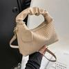 Bolso Nuevo para Mujer Primavera y Verano Color Sólido Terciopelo Simple Casual Diseño de Nicho Para Viajes al Trabajo Versátil Estilo Occidental Bolso Almohada