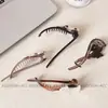 Pasador de Acetato Estilo Coreano con Forma de Perro, Pinza Retorcida para Mujer, Sensación de Alta Gama, Nuevo y Moderno Accesorio para el Cabello para la Parte Trasera de la Cabeza, Elegante Pasador