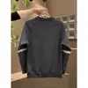 Sudadera retro americana para hombre, nueva camiseta de manga larga con cuello redondo para otoño e invierno 2026, camiseta básica versátil tipo pullover para jóvenes