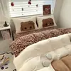 Corazón de niña ins terciopelo de leche lindo estampado de leopardo gato KT invierno cálido engrosado juego de ropa de cama de cuatro piezas 1.8