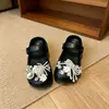 Zapatillas de Ballet Francesas Estilo Hada para Niños, Zapatos Perforados con Dijes Desmontables, Moda de Alta Gama, Decoración Femenina