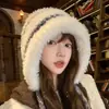 Gorro de Punto con Bola de Borla Roja para Viajes Turísticos del Oeste de Sichuan para Mujeres, Gorro de Punto Hueco para Viajes de Otoño e Invierno en el Día Nacional, Pradera