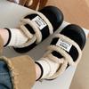 Zapatillas finas de estilo coreano retro con velcro, creativas, de invierno, para mujer, de algodón cálido, antideslizantes y combinables.