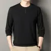 Camiseta de manga larga de alta calidad, moderna y a la moda para hombre, con cuello redondo, adecuada para hombres jóvenes, que ofrece una sensación cómoda y amigable con la piel.