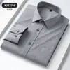 Camisa masculina de manga longa em tecido oxford 100% algodão com bolsos, adequada para pais de meia-idade, camisa masculina versátil