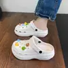 Nuevos zuecos de verano para exteriores con suela gruesa para mujer, de punta cerrada, antideslizantes, resistentes al olor, cómodos para los pies, sandalias de verano de moda para mujer