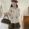 Jaqueta Cardigan de Tricô Bordada com Gola Redonda Estilo Retrô Coreano Emagrecedora Outono Novo Estilo Curto Versátil Suéter de Estilo Gentil para Mulheres