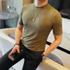 2026 Verano Nuevo Hombre Hombre Manga Corta Moda Versátil Casual Cuello Redondo Manga Corta Camiseta Venta Directa de Fábrica Dropshipping