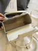 Shuai Mi Jia Bolso Pequeño Cuadrado Portátil Simple y Elegante Verano 2026 Nuevo Bolso de Hombro a la Moda Versión Coreana Bolso Cruzado de Nicho