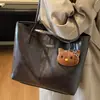 Paquete Especial 2025 Nuevo Bolso de Hombro Otoño, Moda y Tendencia Coreano de Nicho de Alta Apariencia Casual Bolso para Mujer