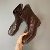 Botas femininas de tornozelo em couro genuíno 2026 novo modelo de outono, sola macia silenciosa salto baixo bico quadrado retrô Botas Chelsea