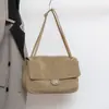 Bolsa de mão estilo Chanel em camurça, bolsa de ombro casual versátil, couro bovino de camada superior, bolsa tote feminina de grande capacidade para vendas transfronteiriças
