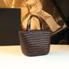 Bolsa de Palha Exquisita 2026 Novo Estilo Bolsa de Mão e Bolsa Transversal Bolsa Feminina de Couro Genuíno Bolsa de Praia Simples Bolsa de Ombro Versátil e na Moda