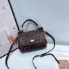 Bolsa de Mão Estilo Novo 2026 Estampa de Palmeira Transfronteiriça, Bolsa de Ombro Transversal Fashion e Versátil, Bolsa de Aba Estilo Banquete de Alta Qualidade