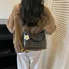 Nuevo Bolso Cubo de Lunares de Verano 2026 para Mujer, Versátil para Hombro, Cruzado y Bolso de Mano, Estilo Coreano, Bolso Pequeño Súper Popular para el Trabajo