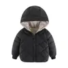 Abrigo acolchado de algodón para niños de otoño e invierno, abrigo grueso con capucha para niños y niñas, chaqueta acolchada de algodón estilo coreano para niños, ropa corta para niños