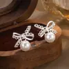 Brincos de Pérola com Laço de Renda Estilo Ballet para Mulheres, Luxo Leve, Nicho, Alto Padrão, Joia de Orelha Elegante e Exquisita para Mulheres