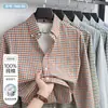 [100% algodão de fibra longa] Camisa masculina de manga longa com colarinho abotoado, adequada para uso business casual, com tecido Oxford de trama americana retrô