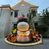 Escultura Personalizada de Fibra de Vidrio de Dibujos Animados de un Oso Panda Gigante Personaje Ip Mascota, Accesorio Popular para Fotos de Celebridades de Internet, y Pieza Decorativa para Centros Comerciales