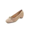 Zapatos de ballet estilo francés de punta redonda en ante de oveja con detalles de lazo, colección otoño 2026, zapatos de tacón medio de piel genuina con aumento de altura interno