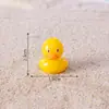Micro Paisaje Lindo Patito Amarillo Figura de Animal Accesorios de Decoración Navideña DIY Adornos Mini para Coche Escritorio