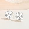 Celebridad de internet Mori aretes de botón de trébol amoroso para mujer plata de ley 925 aretes elegantes de alto nivel estilo ins joyería para orejas al por mayor