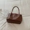 Bolsa grande de cor sólida descontraída, novo estilo 2026 para trabalho, deslocamento, bolsa de ombro única, bolsa tote de mão da moda para atividades ao ar livre