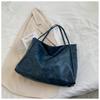 Bolso de mujer de gran capacidad, otoño e invierno 2024, nuevo bolso de hombro brillante y de moda, bolso de viaje para todas las ocasiones.