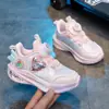 Sapatos de Princesa Tênis Esportivo Infantil 2026 Novo Primavera e Outono Sapatos Casuais para Menina Sapatos do Papai Tênis de Corrida 3-12 Anos